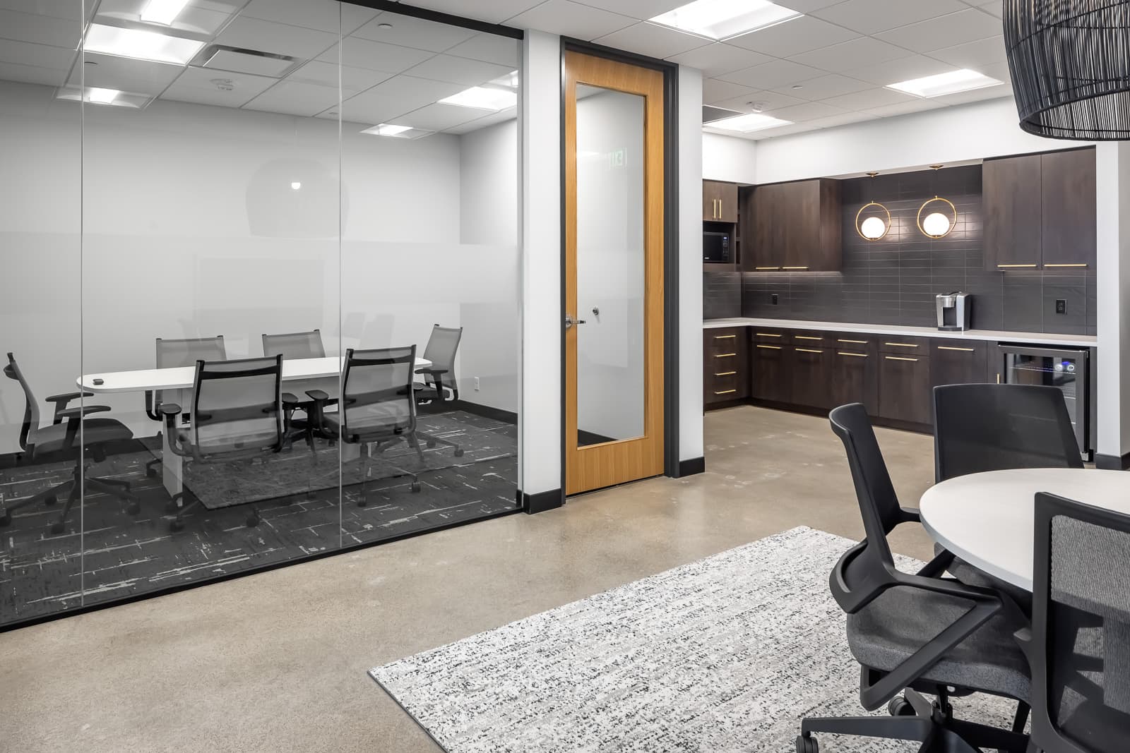 601 Tower at Carlson - photo 3